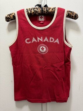 Roots Y2K Vintage Red Canada 2004 Olympics Logo Tee with Cream Label